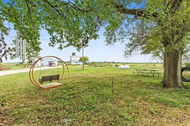 $325,000 | 450 Southeast 70th Lane, Lamar, MO 64759