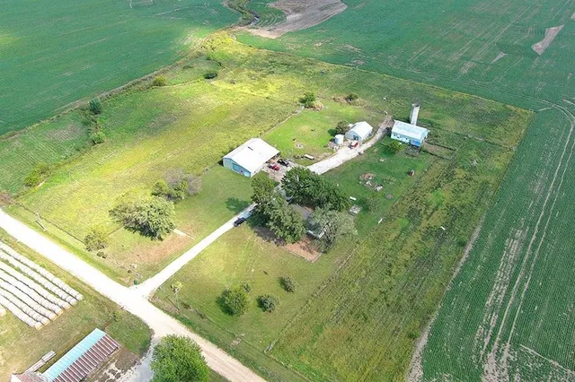 $325,000 | 450 Southeast 70th Lane, Lamar, MO 64759