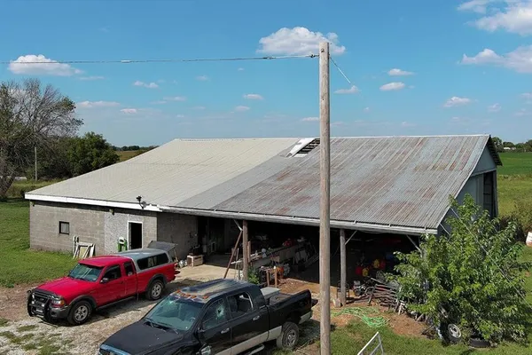 $325,000 | 450 Southeast 70th Lane, Lamar, MO 64759