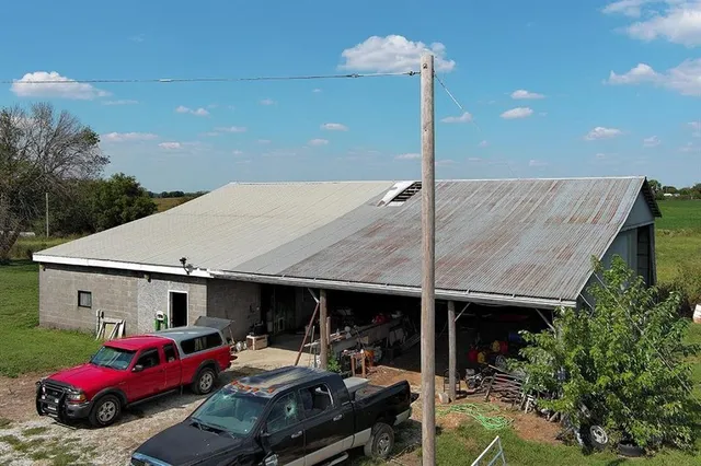 $325,000 | 450 Southeast 70th Lane, Lamar, MO 64759