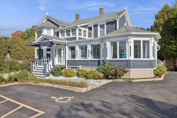 $799,000 | 320 East Main Street, Barrington, IL 60010