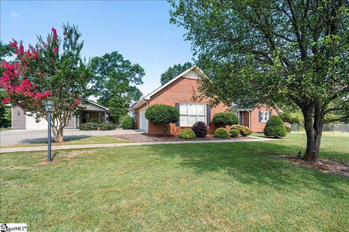 1 Oakridge Court Anderson, SC 29621 - Photo 3 of 49