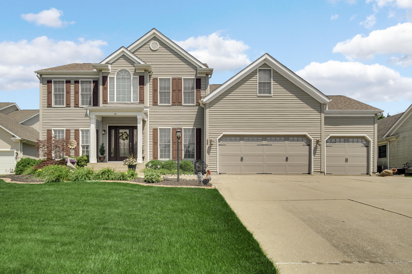 25 Lockerbie Drive Valparaiso, IN 46385 - Photo 1 of 37 1620x1080
