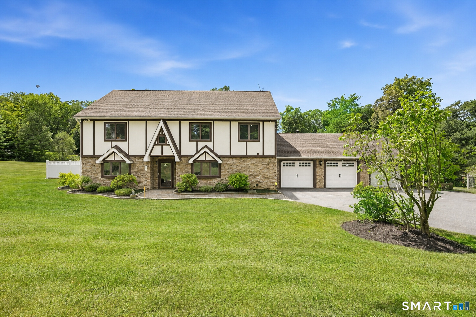 37 Tunnel Road Newtown, CT 06470 - Photo 2 of 39 Gallery Image 2