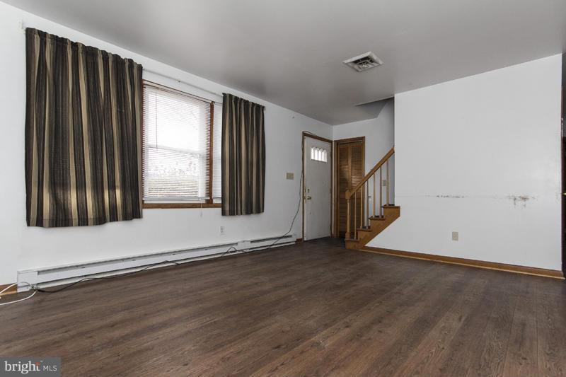 905 Carsins Run Road Aberdeen, MD 21001 - Photo 5 of 27 Living Room