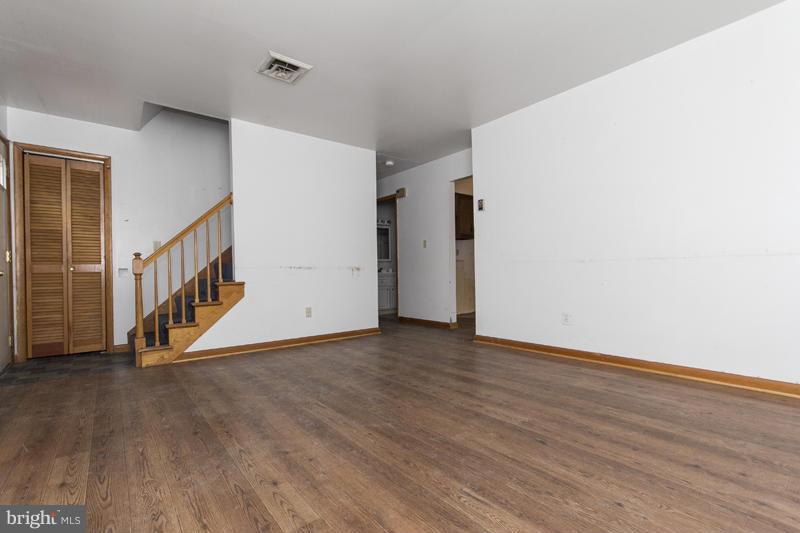 905 Carsins Run Road Aberdeen, MD 21001 - Photo 6 of 27 Living Room