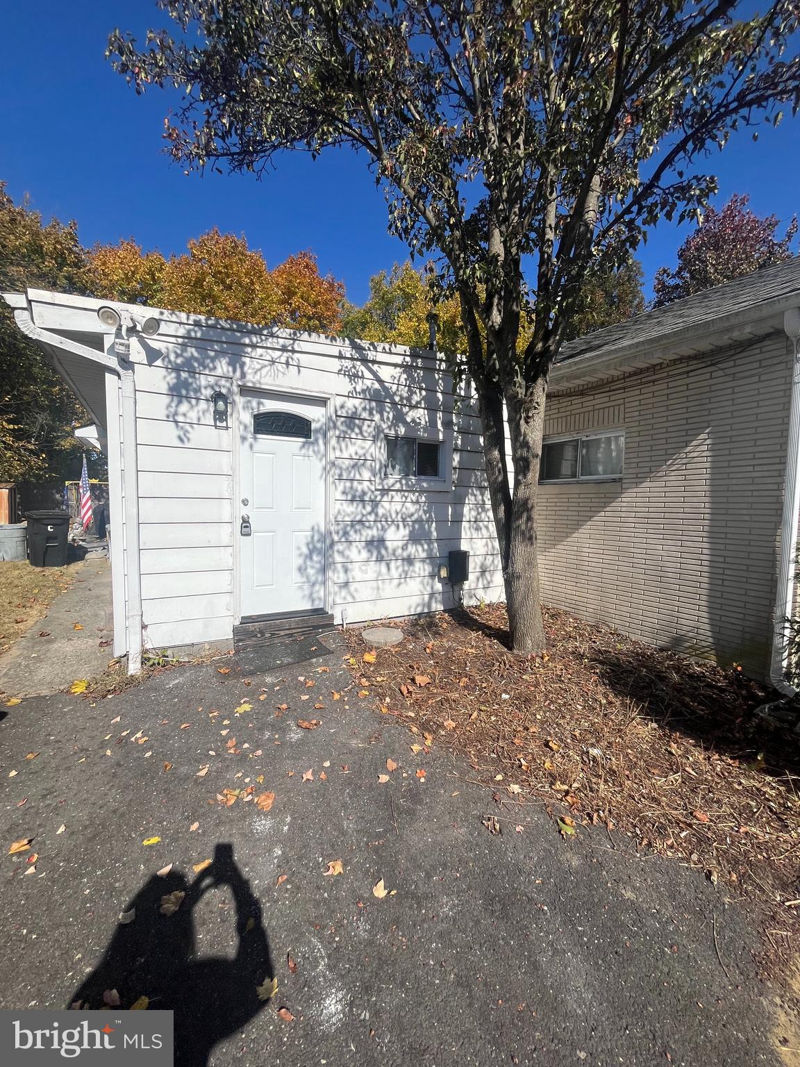 a view of a back yard of the house