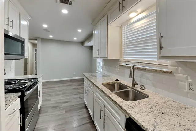 $1,900 | 3714 French Wood Drive, Arlington, TX 76016