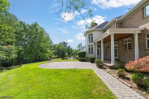 $1,950,000 | 33 Fox Run, North Caldwell, NJ 07006