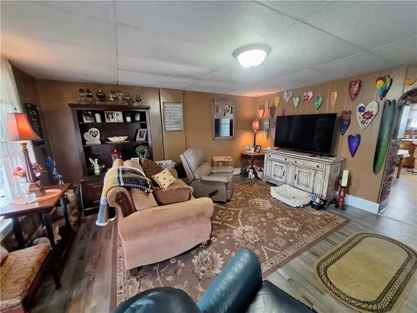 $170,000 | 107 Glen Avenue, Ellwood City, PA 16117