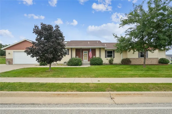 $525,000 | 285 Jappa Road, Ely, IA 52227