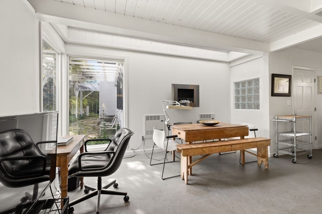 2 Lane Road Gloucester, MA 01930 - Photo 20 of 32