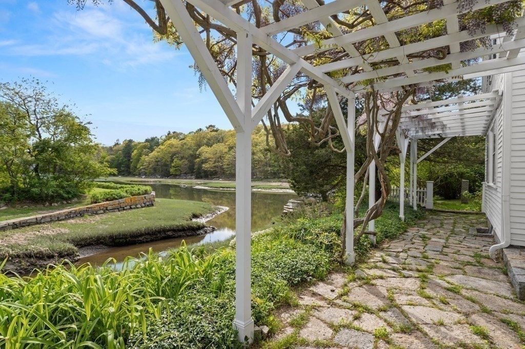 2 Lane Road Gloucester, MA 01930 - Photo 27 of 32