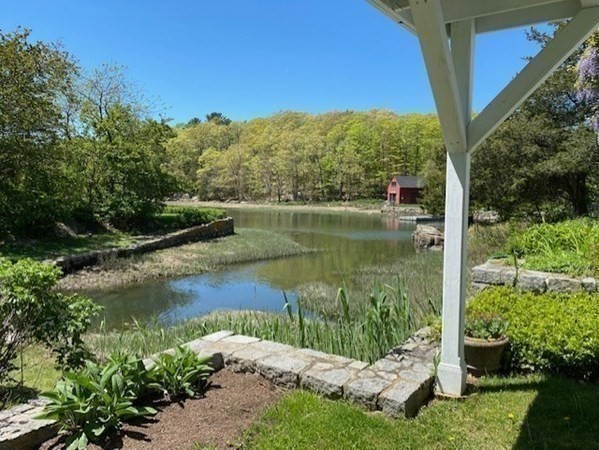 2 Lane Road Gloucester, MA 01930 - Photo 3 of 32