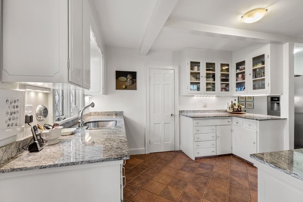 2 Lane Road Gloucester, MA 01930 - Photo 7 of 32