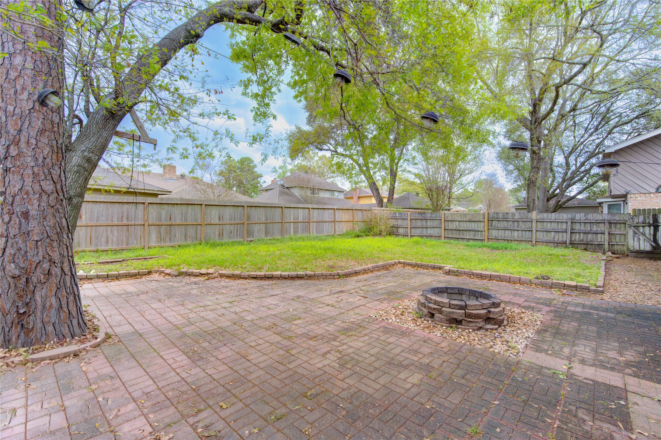 530 Enchanted Lane Spring, TX 77388 - Photo 25 of 26 a view of a yard with a large tree