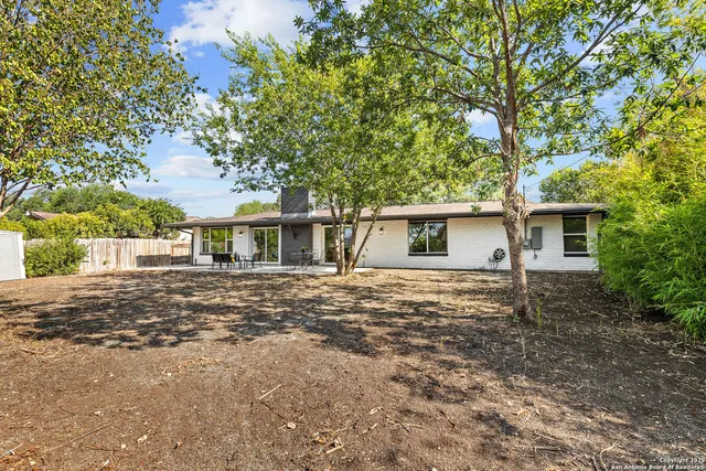 $385,000 | 446 Spaceway Drive, Windcrest, TX 78239