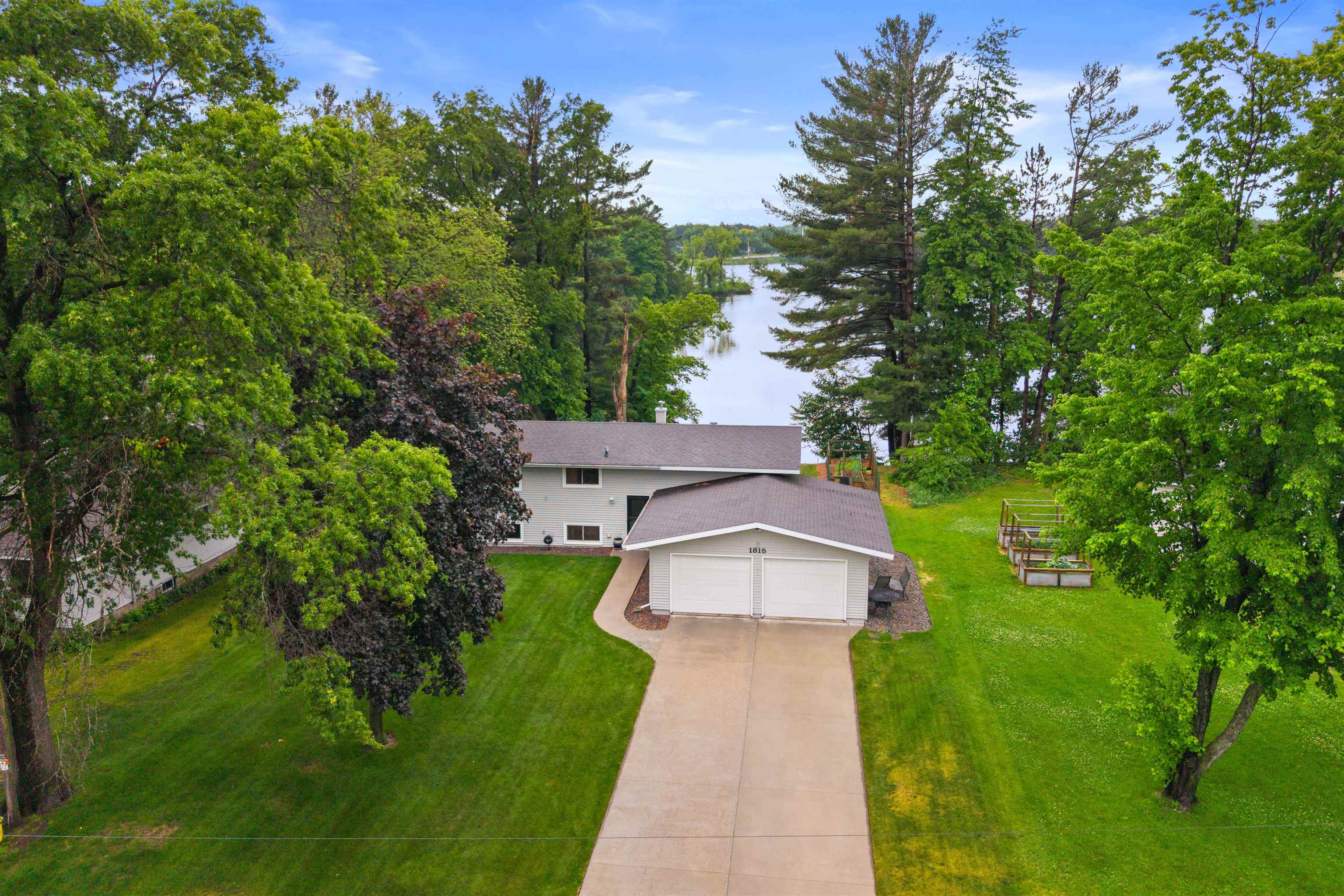 1815 School Street Stevens Point, WI 54481 - Photo 5 of 42