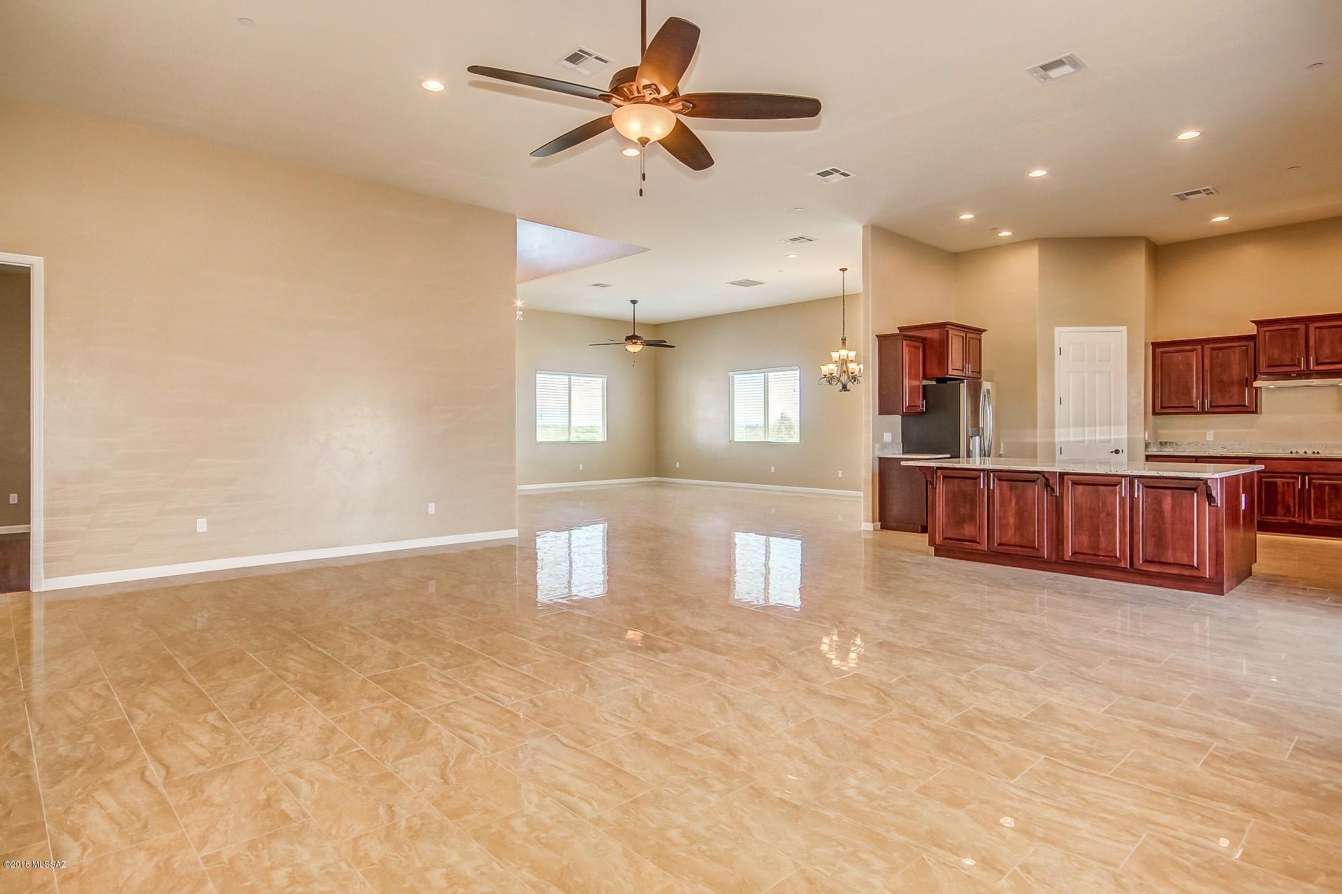 5385 North Silverbell Road Tucson, AZ 85745 - Photo 6 of 20 Gallery Image 6
