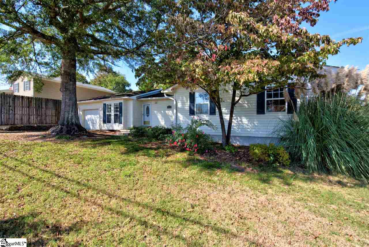 621 Bridwell Road Travelers Rest, SC 29690 - Photo 2 of 35 Gallery Image 2