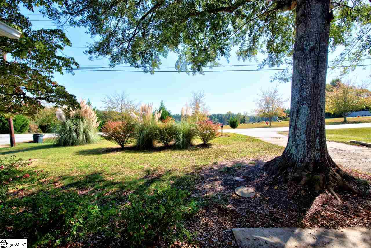 621 Bridwell Road Travelers Rest, SC 29690 - Photo 3 of 35 Gallery Image 3