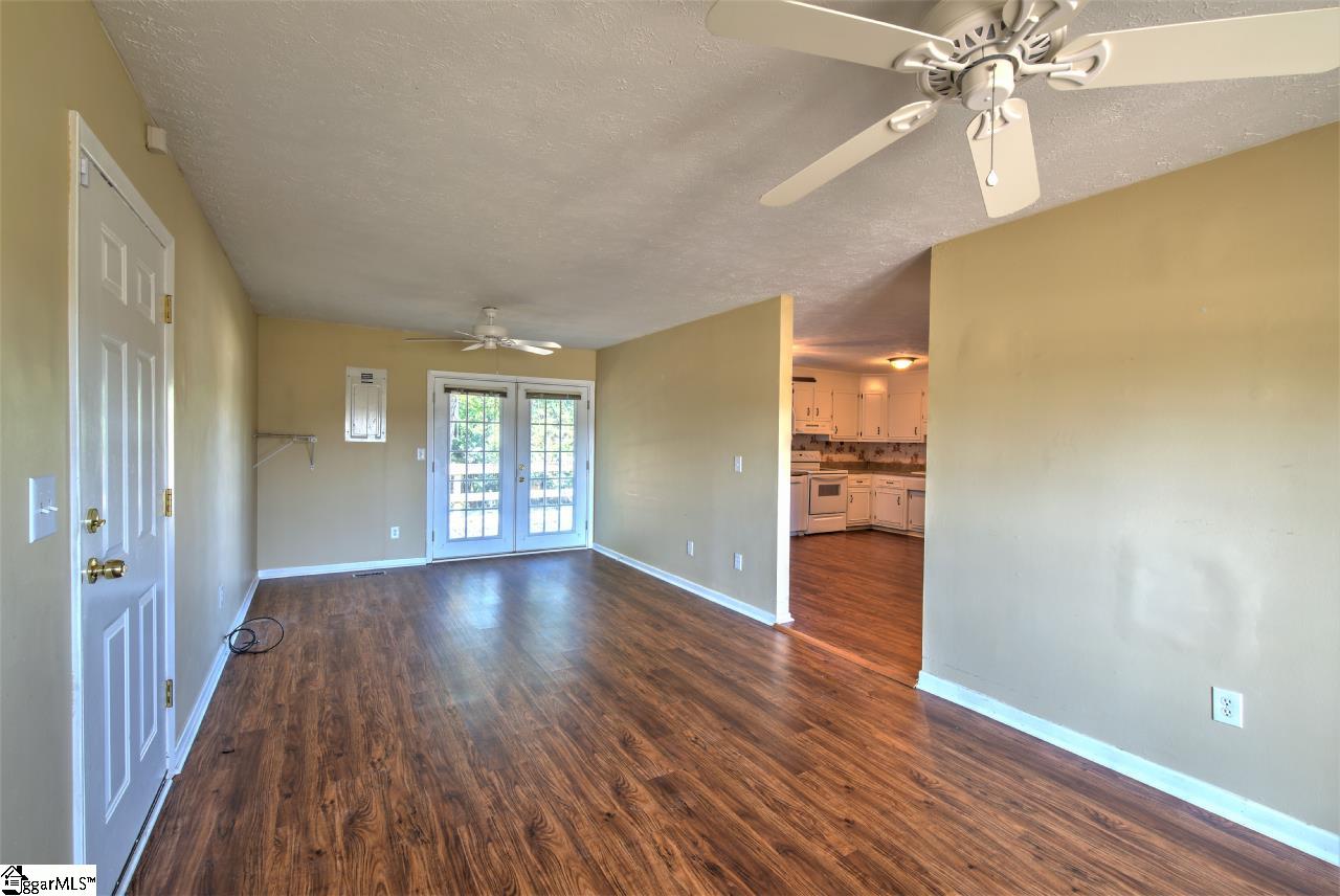 621 Bridwell Road Travelers Rest, SC 29690 - Photo 8 of 35 Gallery Image 8