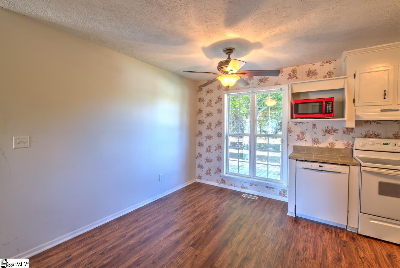 621 Bridwell Road Travelers Rest, SC 29690 - Photo 10 of 35 Gallery Image 10