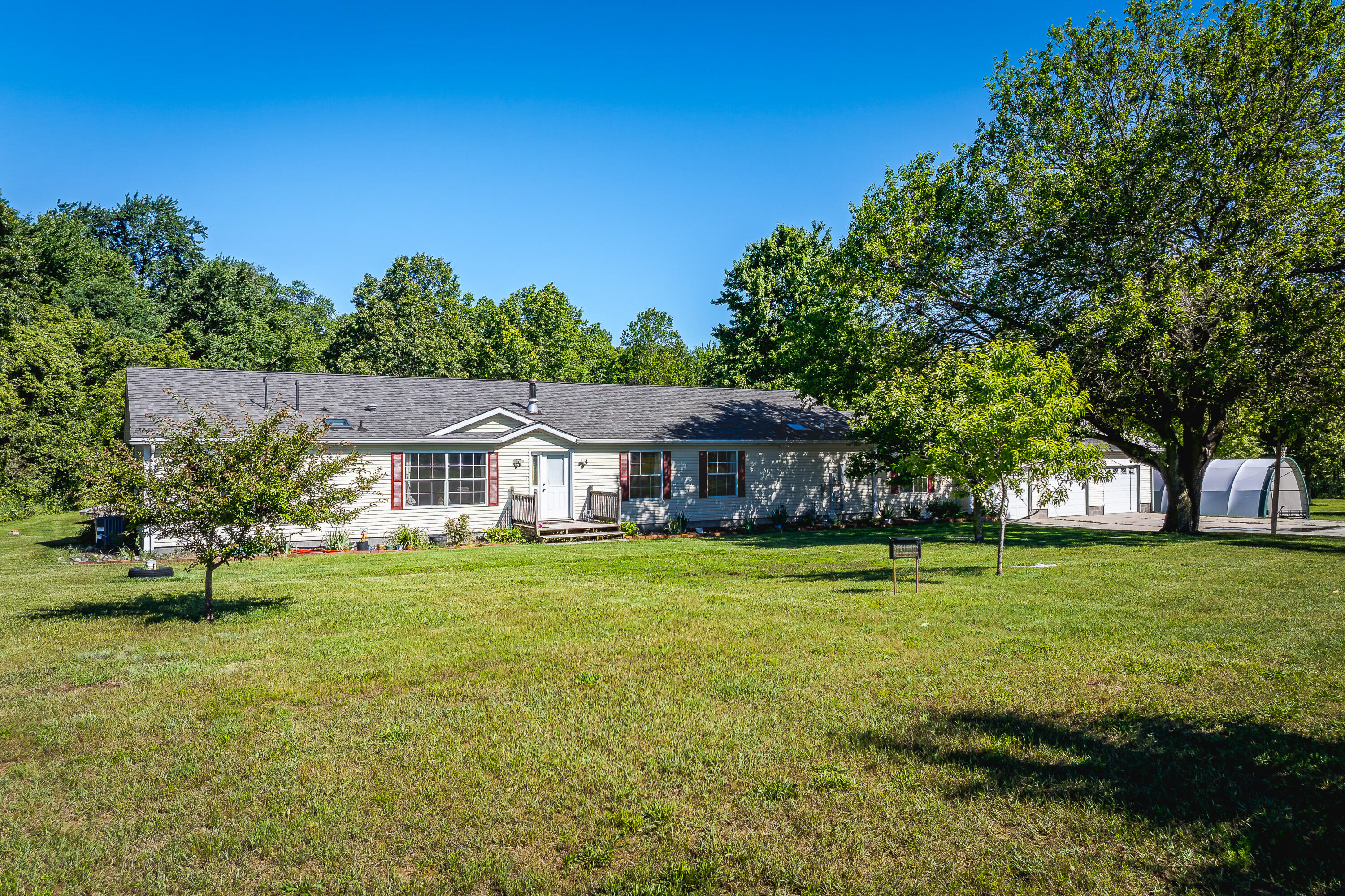 489 East Furness Road Michigan City, IN 46360 - Photo 1 of 42 3000x1999