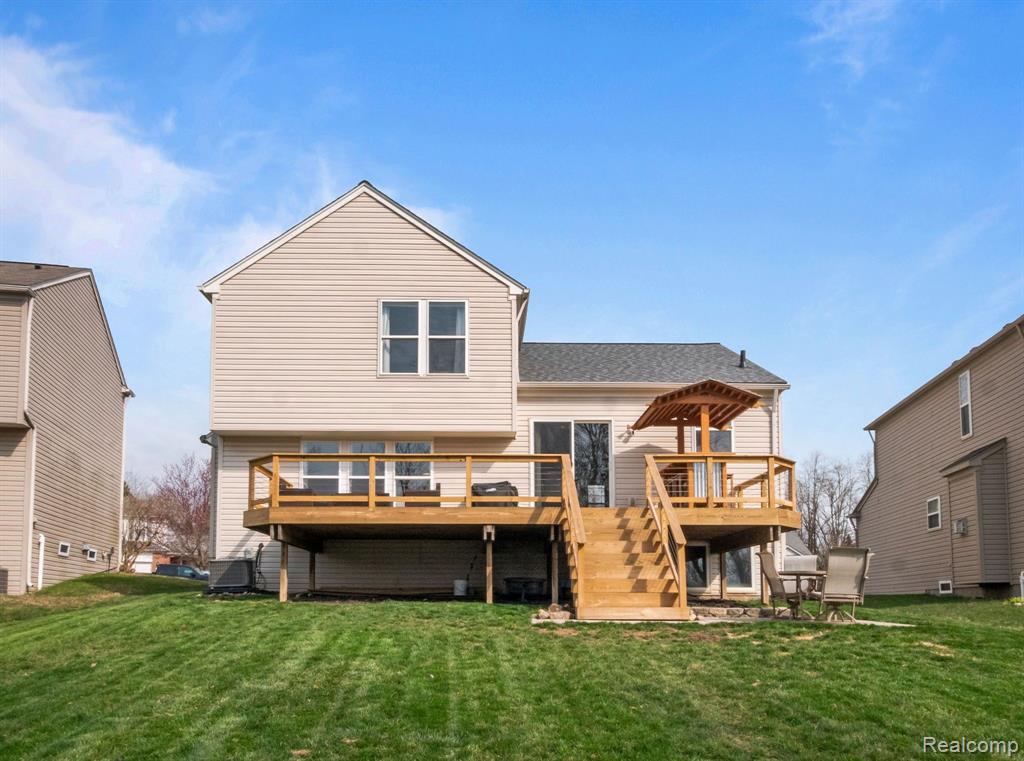 444 Otter Run Road Holly, MI 48442 - Photo 4 of 38