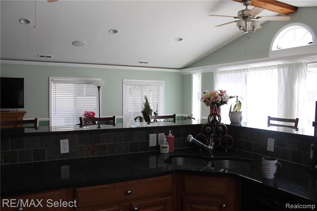 2169 Wiggins Road Fenton, MI 48430 - Photo 4 of 39