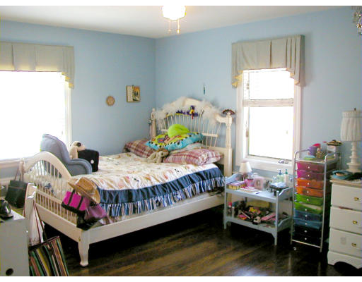 62 Edgefield Road Newton, MA 02468 - Photo 8 of 12