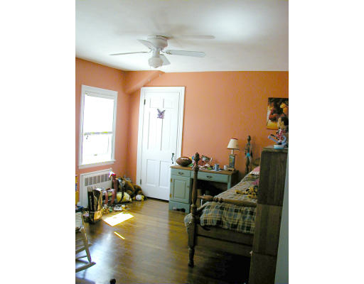 62 Edgefield Road Newton, MA 02468 - Photo 10 of 12
