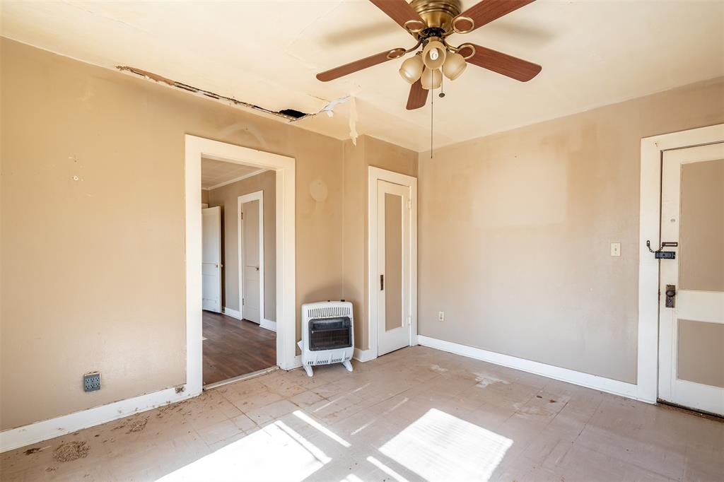 3710 County Road 334 Tyler, TX 75708 - Photo 16 of 29 a view of a room with a ceiling fan and shower