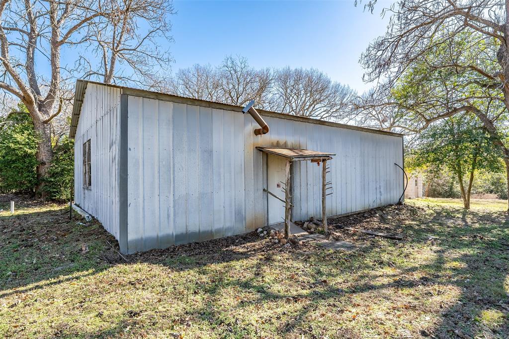 3710 County Road 334 Tyler, TX 75708 - Photo 23 of 29 a backyard of a house