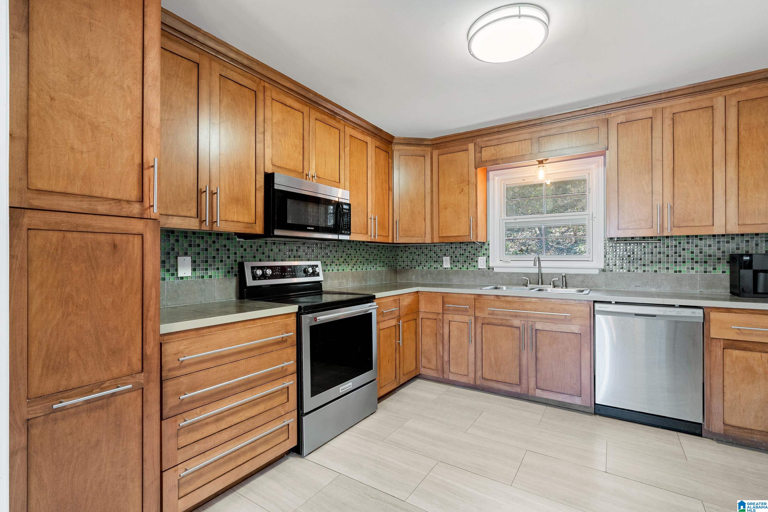 1537 Cresthill Road Birmingham, AL 35213 - Photo 9 of 26 Gallery Image 9