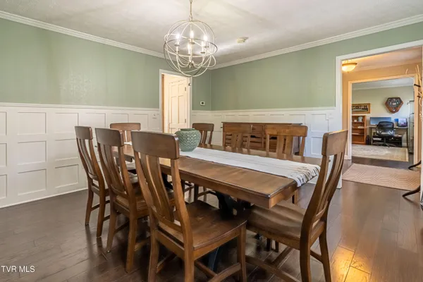 $595,000 | 20220 Colony Lane, Bristol, VA 24202