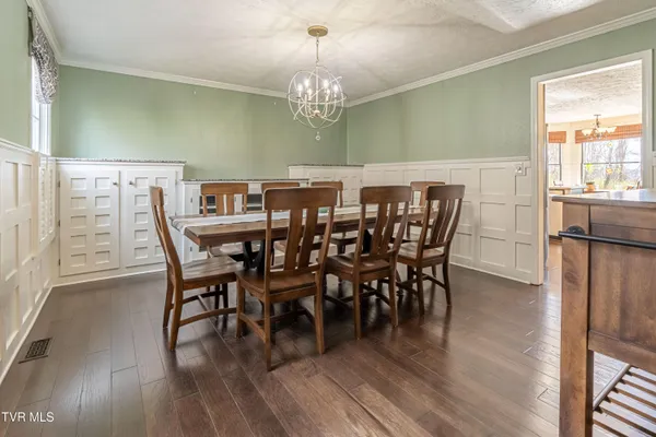 $595,000 | 20220 Colony Lane, Bristol, VA 24202