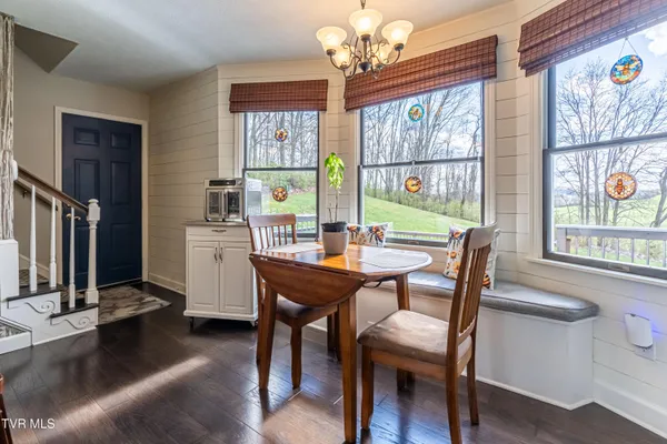 $595,000 | 20220 Colony Lane, Bristol, VA 24202