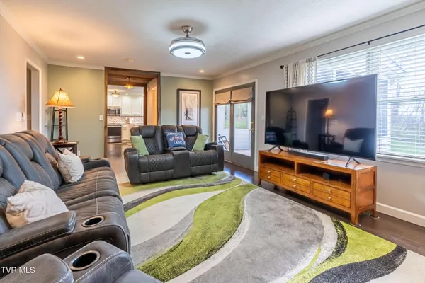 $595,000 | 20220 Colony Lane, Bristol, VA 24202