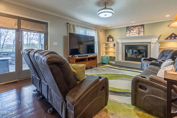 $595,000 | 20220 Colony Lane, Bristol, VA 24202