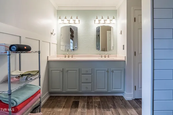 $595,000 | 20220 Colony Lane, Bristol, VA 24202