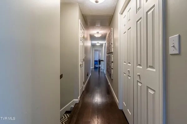 $595,000 | 20220 Colony Lane, Bristol, VA 24202