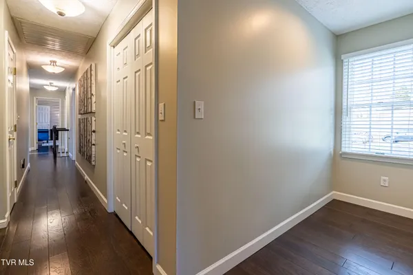 $595,000 | 20220 Colony Lane, Bristol, VA 24202