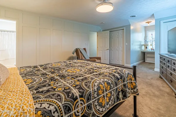 $595,000 | 20220 Colony Lane, Bristol, VA 24202