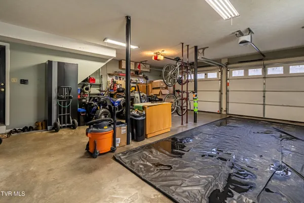 $595,000 | 20220 Colony Lane, Bristol, VA 24202