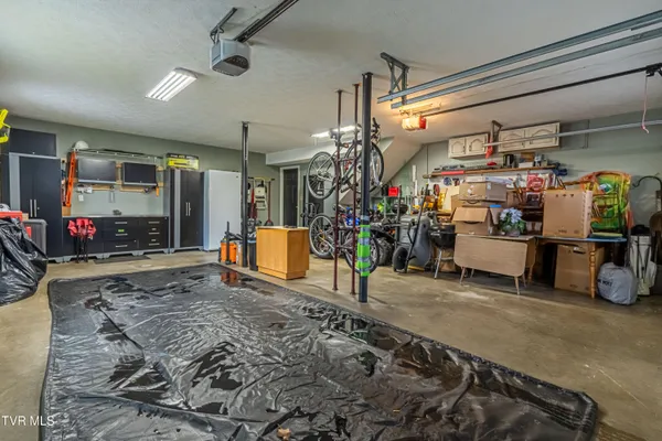 $595,000 | 20220 Colony Lane, Bristol, VA 24202