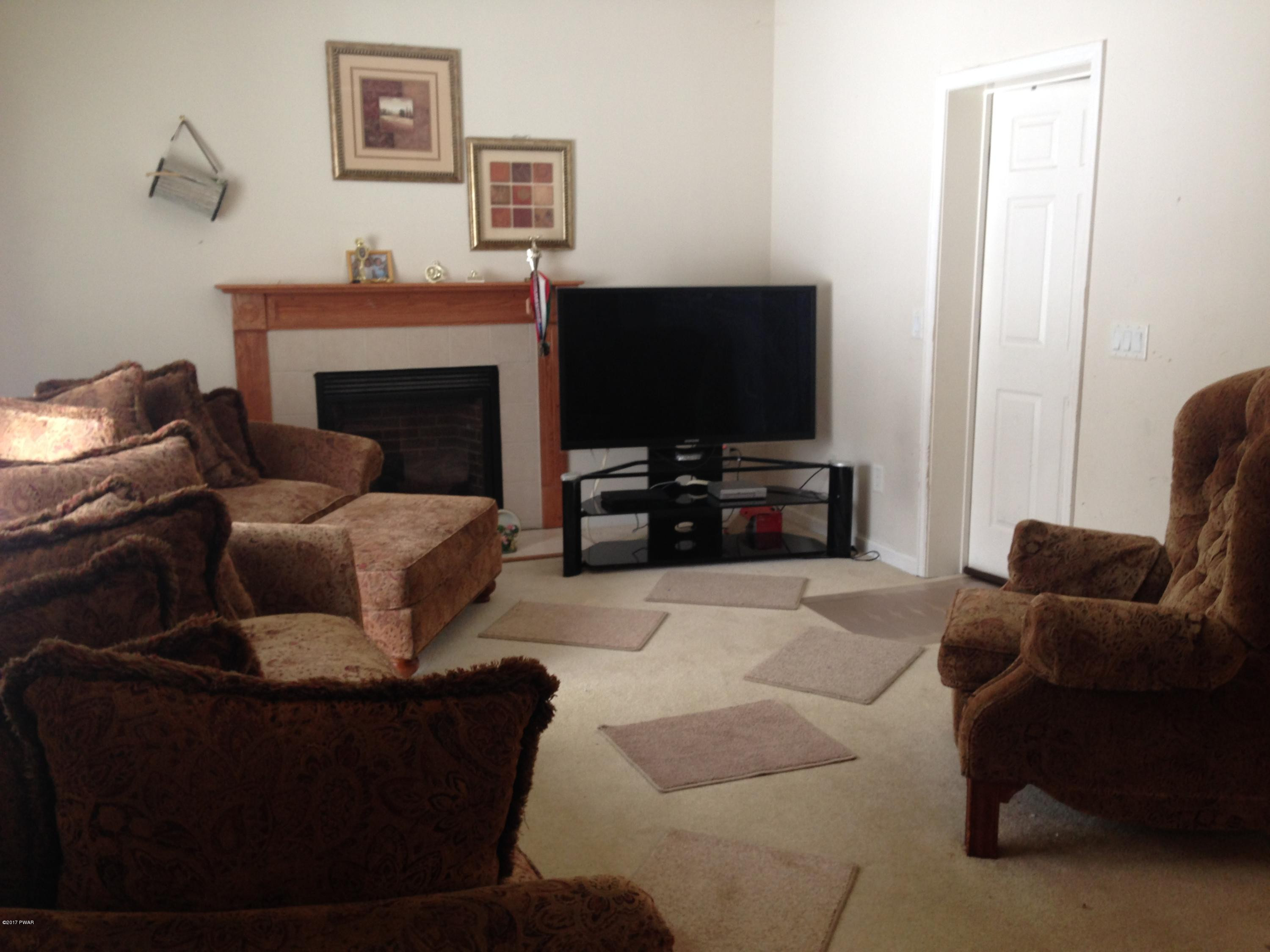 5617 Decker Road Bushkill, PA 18324 - Photo 14 of 34