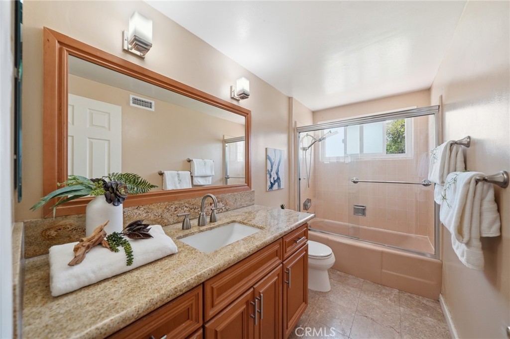 5041 Ridglea Avenue Buena Park, CA 90621 - Photo 37 of 60 HALLWAY BATHROOM