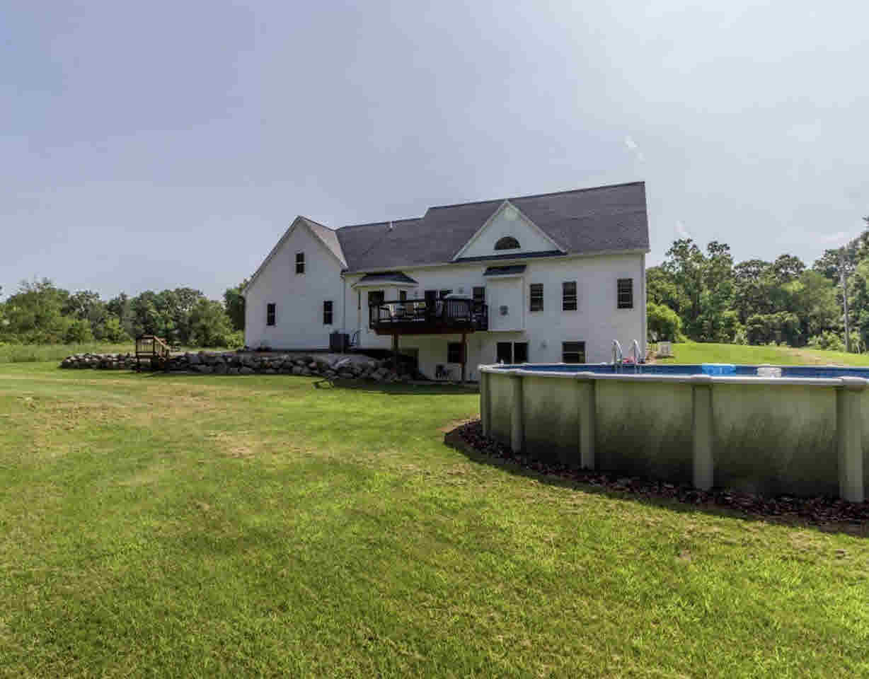 7489 Denton Hill Road Fenton, MI 48430 - Photo 38 of 40 21345165-37.JPG