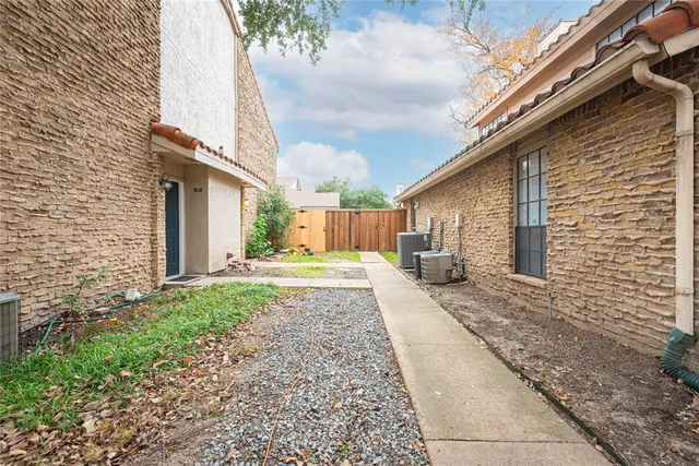 $2,000 | 843 Dublin Drive, Unit 1, Richardson, TX 75080